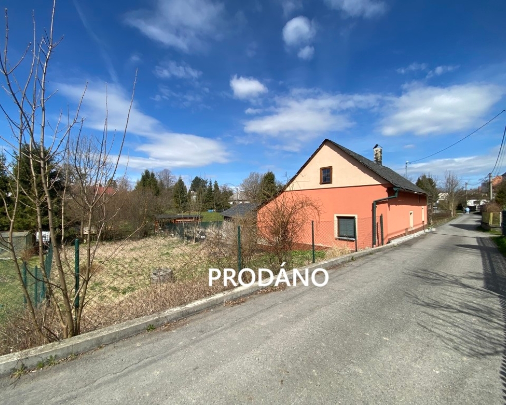 Pozemek 844 m2, se starým domem, Nové Lublice